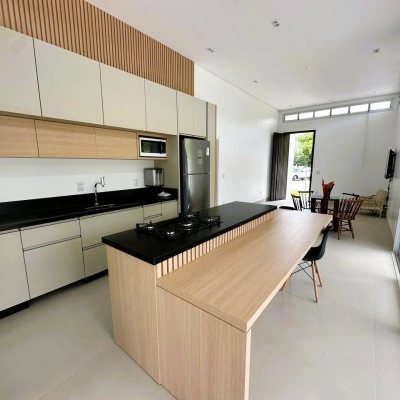 Casa em Condomínio com 189m², 3 quartos, 3 suítes, 5 garagens, no bairro Camboa em Governador Celso Ramos