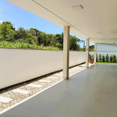 Casa em Condomínio com 189m², 3 quartos, 3 suítes, 5 garagens, no bairro Camboa em Governador Celso Ramos