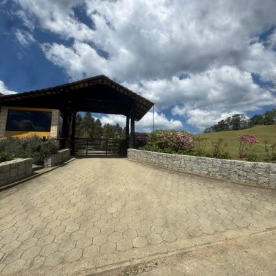 Chacara com 6874m², no bairro Invernadinha em Rancho Queimado