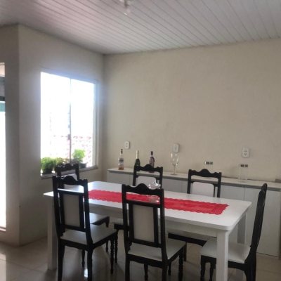 Casa Residencial com 280m², 3 quartos, 2 garagens, no bairro Bela Vista II em São José