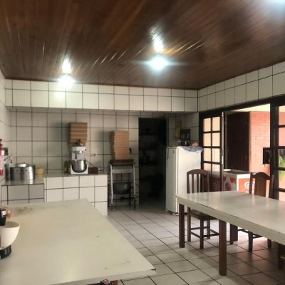 Casa Residencial com 280m², 3 quartos, 2 garagens, no bairro Bela Vista II em São José