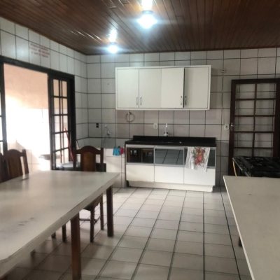 Casa Residencial com 280m², 3 quartos, 2 garagens, no bairro Bela Vista II em São José