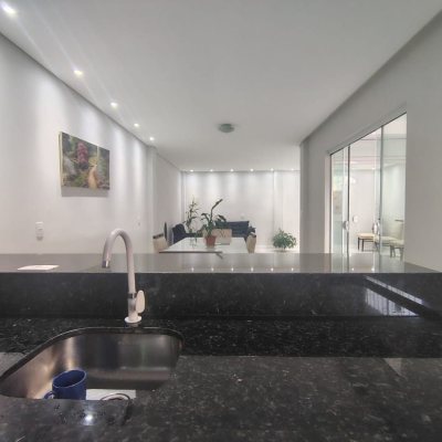 Casa Residencial com 107m², 3 quartos, 1 suíte, 2 garagens, no bairro Vargem Do Bom Jesus em Florianópolis