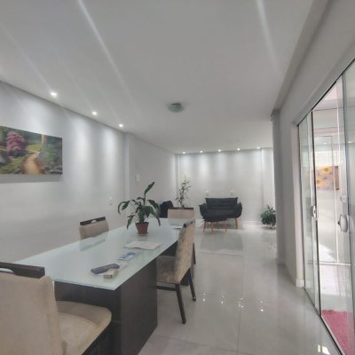 Casa Residencial com 107m², 3 quartos, 1 suíte, 2 garagens, no bairro Vargem Do Bom Jesus em Florianópolis