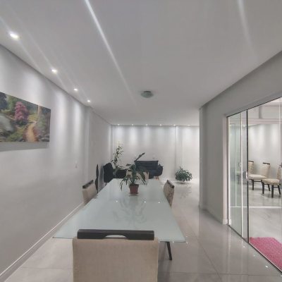 Casa Residencial com 107m², 3 quartos, 1 suíte, 2 garagens, no bairro Vargem Do Bom Jesus em Florianópolis