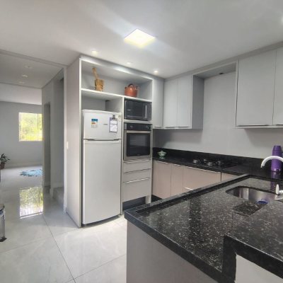 Casa Residencial com 107m², 3 quartos, 1 suíte, 2 garagens, no bairro Vargem Do Bom Jesus em Florianópolis