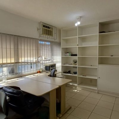 Sala com 32m², no bairro Centro em Florianópolis