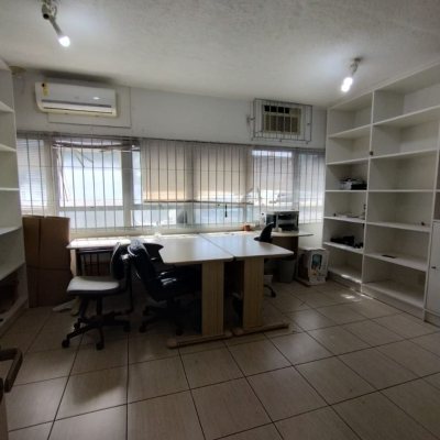 Sala com 32m², no bairro Centro em Florianópolis