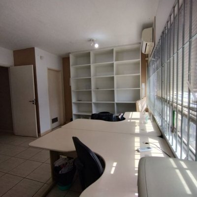 Sala com 32m², no bairro Centro em Florianópolis