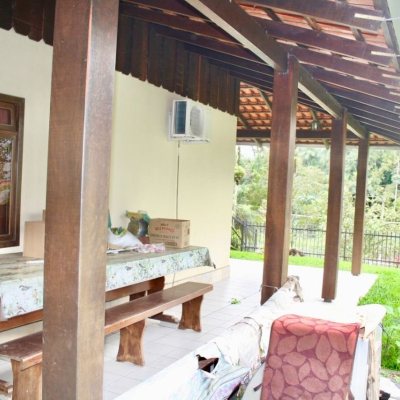 Casa Residencial com 348m², 3 quartos, 1 suíte, 1 garagem, no bairro Salto Weissbach em Blumenau