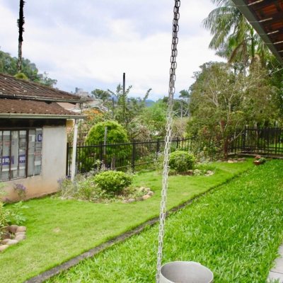 Casa Residencial com 348m², 3 quartos, 1 suíte, 1 garagem, no bairro Salto Weissbach em Blumenau