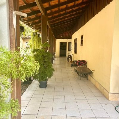 Casa Residencial com 348m², 3 quartos, 1 suíte, 1 garagem, no bairro Salto Weissbach em Blumenau