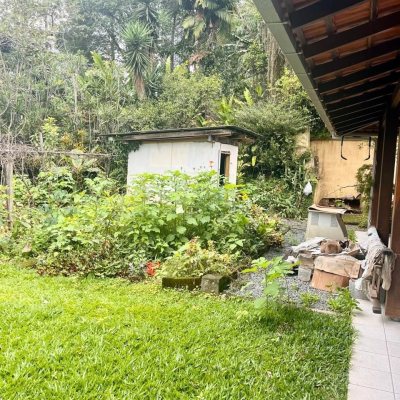 Casa Residencial com 348m², 3 quartos, 1 suíte, 1 garagem, no bairro Salto Weissbach em Blumenau