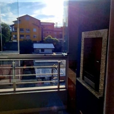Cobertura com 140m², 3 quartos (sendo 1 suíte), 2 garagens, no bairro Jurerê em Florianópolis