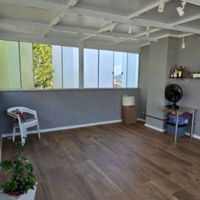 Cobertura com 140m², 3 quartos, 1 suíte, 2 garagens, no bairro Jurerê em Florianópolis