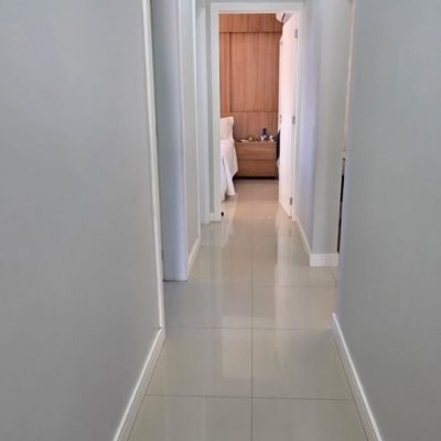 Cobertura com 140m², 3 quartos, 1 suíte, 2 garagens, no bairro Jurerê em Florianópolis