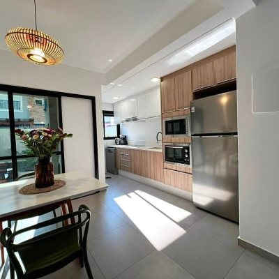 Sobrado Residencial com 83m², 2 quartos, 2 suítes, 1 garagem, no bairro Cachoeira Do Bom Jesus em Florianópolis