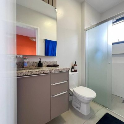 Sobrado Residencial com 83m², 2 quartos, 2 suítes, 1 garagem, no bairro Cachoeira Do Bom Jesus em Florianópolis