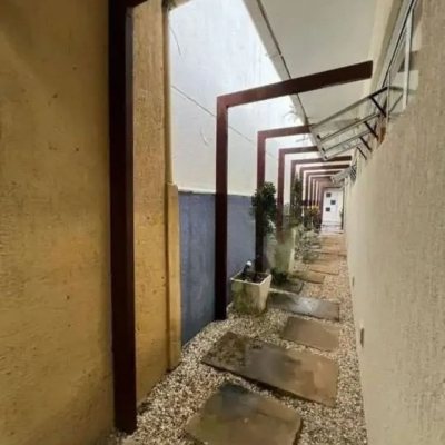 Casa Residencial/Comercial com 221m², no bairro Santa Mônica em Florianópolis