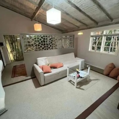 Casa Residencial/Comercial com 221m², no bairro Santa Mônica em Florianópolis