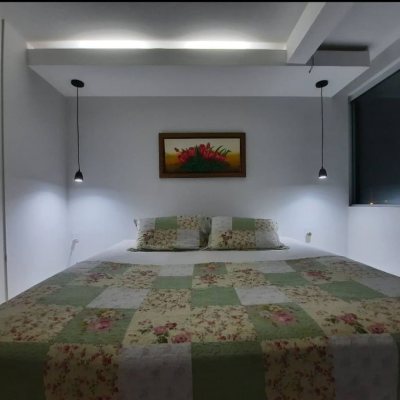 Sobrado Residencial com 107m², 3 quartos (sendo 1 suíte), 2 garagens, no bairro Ingleses do Rio Vermelho em Florianópolis