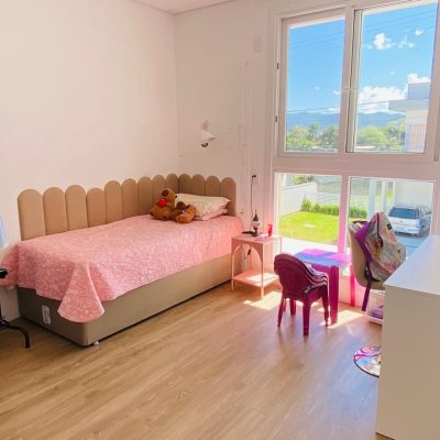 Casa em Condomínio com 267m², 5 quartos, 3 suítes, 2 garagens, no bairro Campeche em Florianópolis