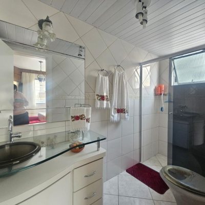 Apartamentos com 75m², 3 quartos, 1 suíte, 1 garagem, no bairro Coqueiros em Florianópolis