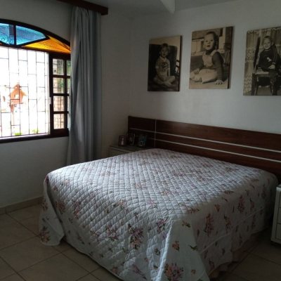 Casa Residencial com 306m², 2 quartos, 1 suíte, 1 garagem, no bairro Cachoeira Do Bom Jesus em Florianópolis