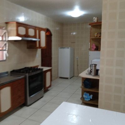 Casa Residencial com 306m², 2 quartos, 1 suíte, 1 garagem, no bairro Cachoeira Do Bom Jesus em Florianópolis
