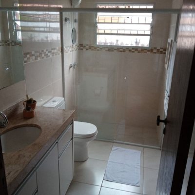 Casa Residencial com 306m², 2 quartos, 1 suíte, 1 garagem, no bairro Cachoeira Do Bom Jesus em Florianópolis