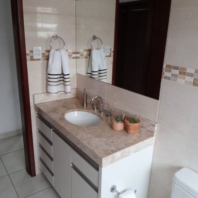 Casa Residencial com 306m², 2 quartos, 1 suíte, 1 garagem, no bairro Cachoeira Do Bom Jesus em Florianópolis