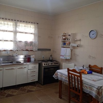 Casa Residencial com 92m², 3 quartos, 1 suíte, 2 garagens, no bairro Bela Vista em São José