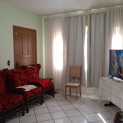 Casa Residencial com 92m², 3 quartos, 1 suíte, 2 garagens, no bairro Bela Vista em São José