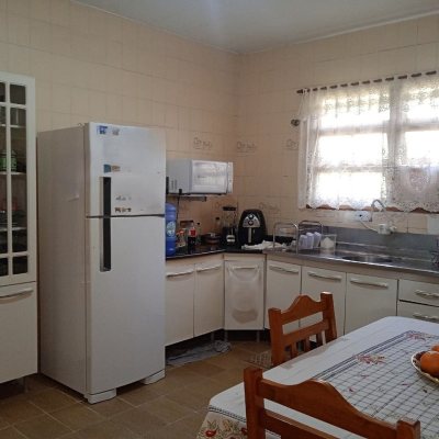 Casa Residencial com 92m², 3 quartos, 1 suíte, 2 garagens, no bairro Bela Vista em São José