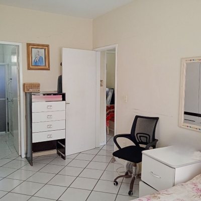 Casa Residencial com 92m², 3 quartos, 1 suíte, 2 garagens, no bairro Bela Vista em São José