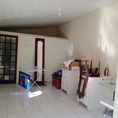 Casa Residencial com 92m², 3 quartos, 1 suíte, 2 garagens, no bairro Bela Vista em São José