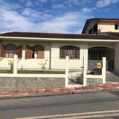 Casa Residencial com 92m², 3 quartos, 1 suíte, 2 garagens, no bairro Bela Vista em São José