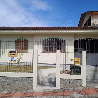 Casa Residencial com 92m², 3 quartos, 1 suíte, 2 garagens, no bairro Bela Vista em São José