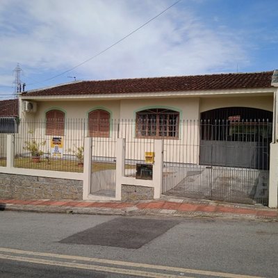 Casa Residencial com 92m², 3 quartos, 1 suíte, 2 garagens, no bairro Bela Vista em São José
