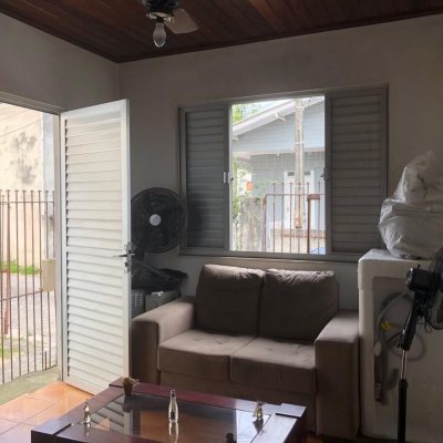 Casa Residencial/Comercial com 127m², 2 garagens, no bairro Itacorubi em Florianópolis