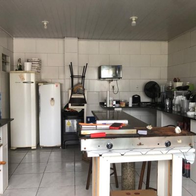 Casa Residencial/Comercial com 127m², 2 garagens, no bairro Itacorubi em Florianópolis