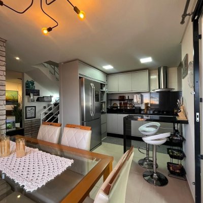 Casa Residencial com 89m², 3 quartos, 2 garagens, no bairro Potecas em São José