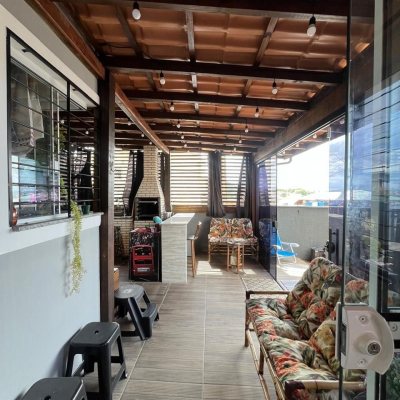 Casa Residencial com 89m², 3 quartos, 2 garagens, no bairro Potecas em São José