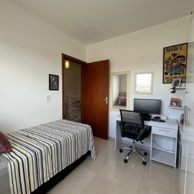 Casa Residencial com 89m², 3 quartos, 2 garagens, no bairro Potecas em São José