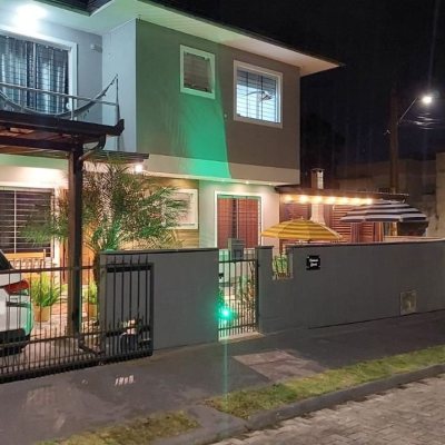 Casa Residencial com 89m², 3 quartos, 2 garagens, no bairro Potecas em São José