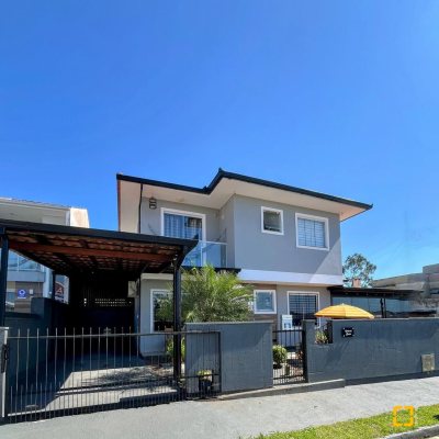 Casa Residencial com 89m², 3 quartos, 2 garagens, no bairro Potecas em São José