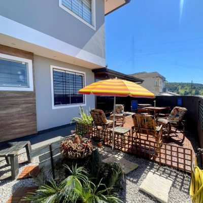 Casa Residencial com 89m², 3 quartos, 2 garagens, no bairro Potecas em São José