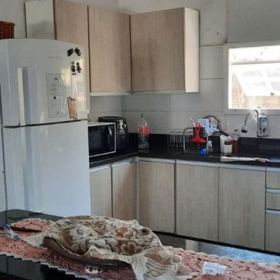 Casa Residencial com 195m², 3 quartos, 2 garagens, no bairro São João Do Rio Vermelho em Florianópolis