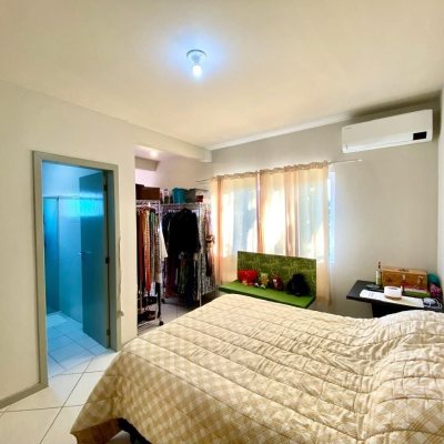 Casa Residencial com 133m², 4 quartos, 1 suíte, 2 garagens, no bairro Campeche em Florianópolis