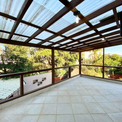 Casa Residencial com 133m², 4 quartos, 1 suíte, 2 garagens, no bairro Campeche em Florianópolis